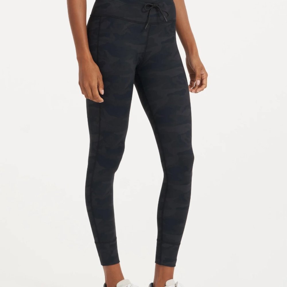 Vuori Women Sz Medium Camo Joggers